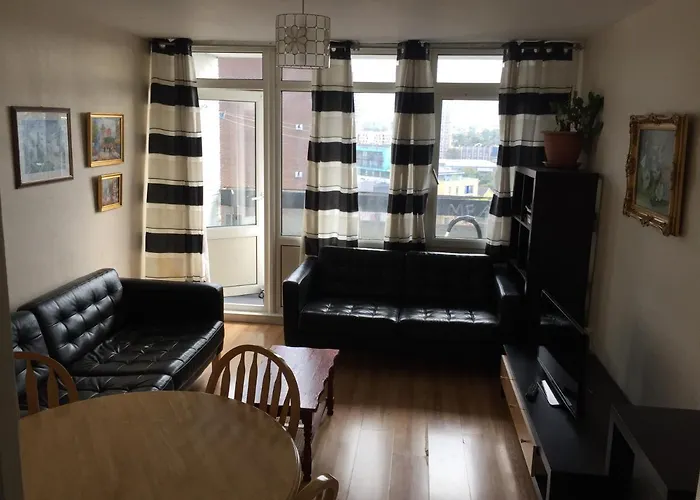 Two Bedroom Apartment In Royal Greenwich