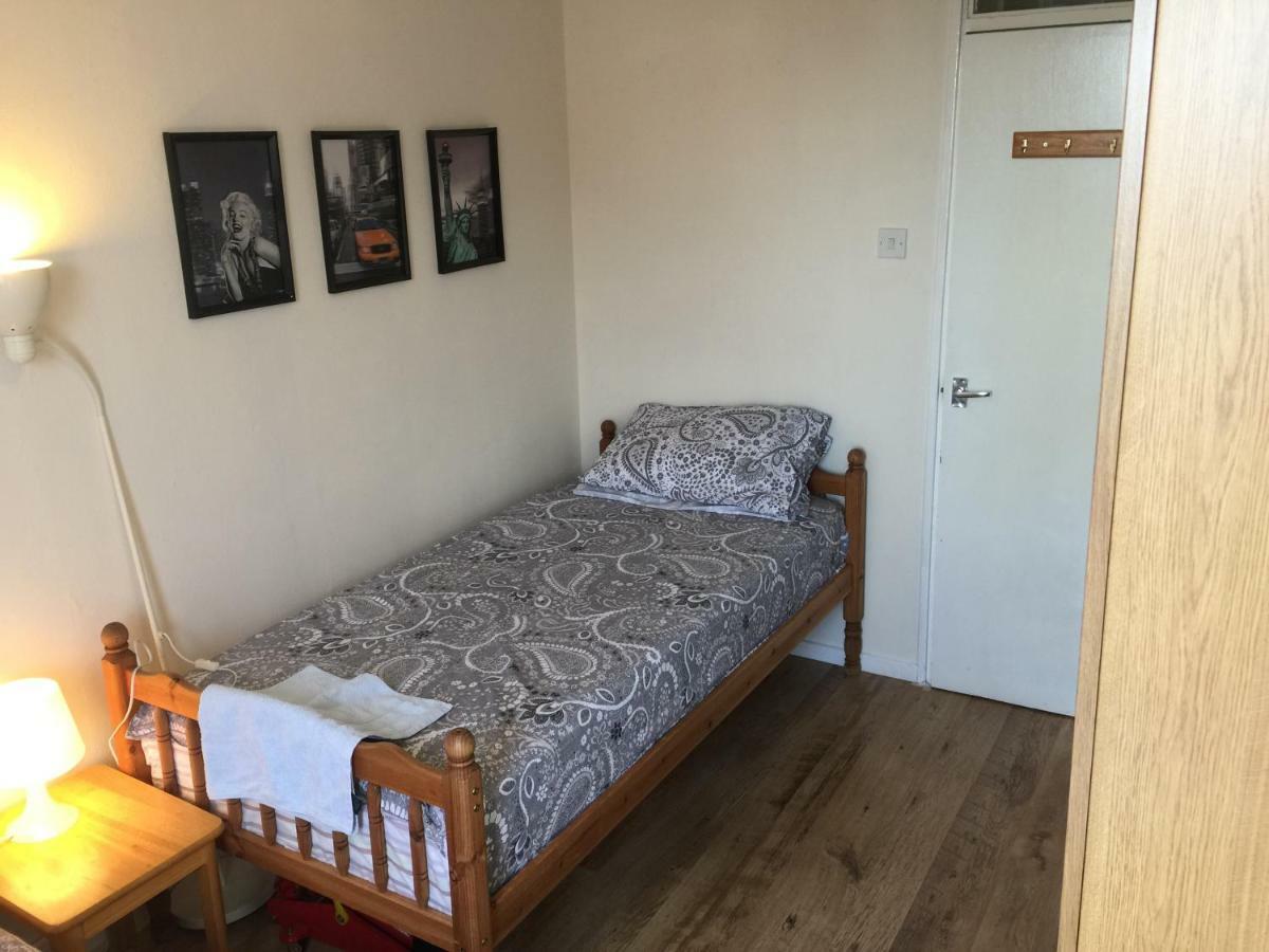 Two Bedroom In Royal Greenwich Apartment